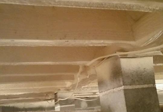 Sealed crawl space
